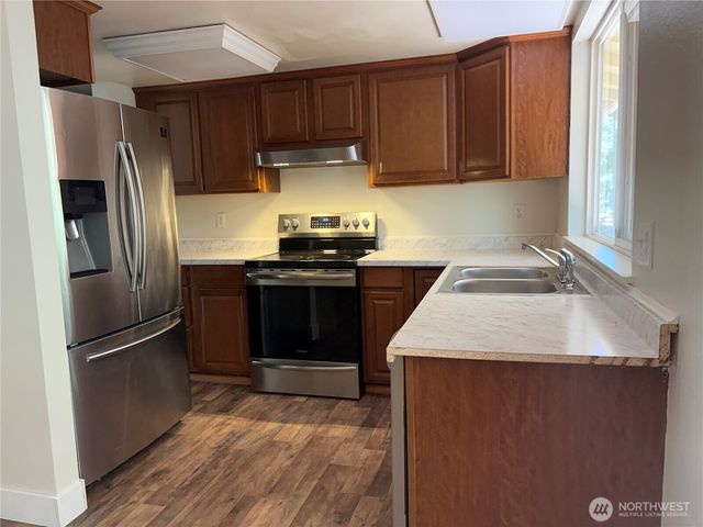 4883 Laura Lane SE, Port Orchard, WA 98367