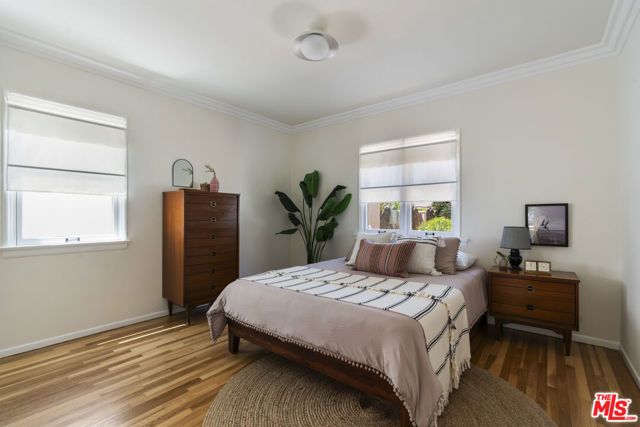 13732 Wyandotte Street, Van Nuys (los Angeles), CA 91405