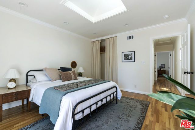 13732 Wyandotte Street, Van Nuys (los Angeles), CA 91405