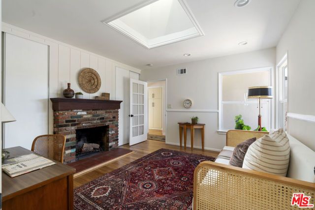 13732 Wyandotte Street, Van Nuys (los Angeles), CA 91405