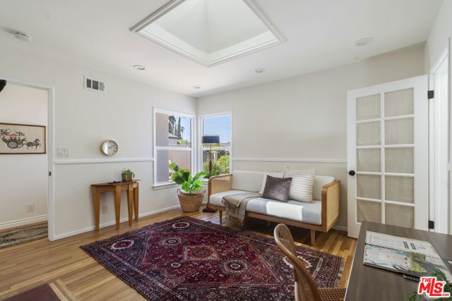 13732 Wyandotte Street, Van Nuys (los Angeles), CA 91405