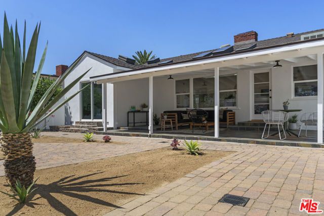 13732 Wyandotte Street, Van Nuys (los Angeles), CA 91405