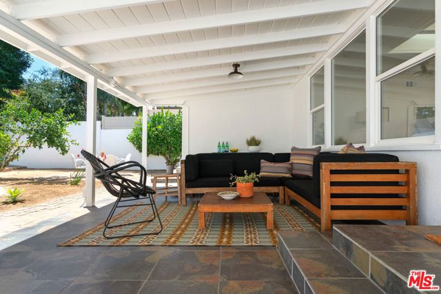 13732 Wyandotte Street, Van Nuys (los Angeles), CA 91405