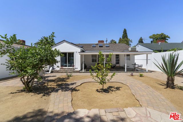 13732 Wyandotte Street, Van Nuys (los Angeles), CA 91405