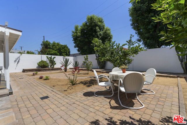 13732 Wyandotte Street, Van Nuys (los Angeles), CA 91405