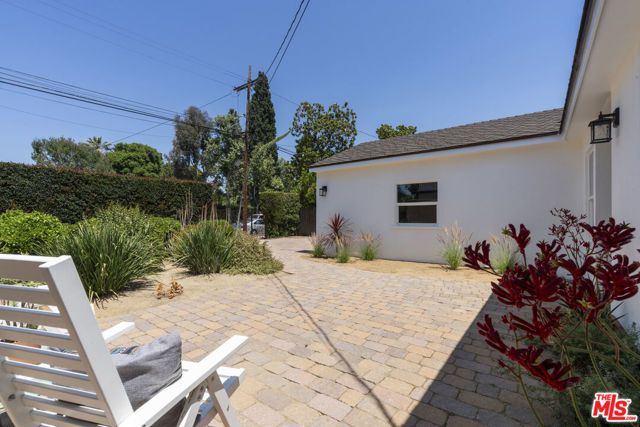 13732 Wyandotte Street, Van Nuys (los Angeles), CA 91405
