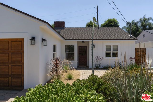 13732 Wyandotte Street, Van Nuys (los Angeles), CA 91405
