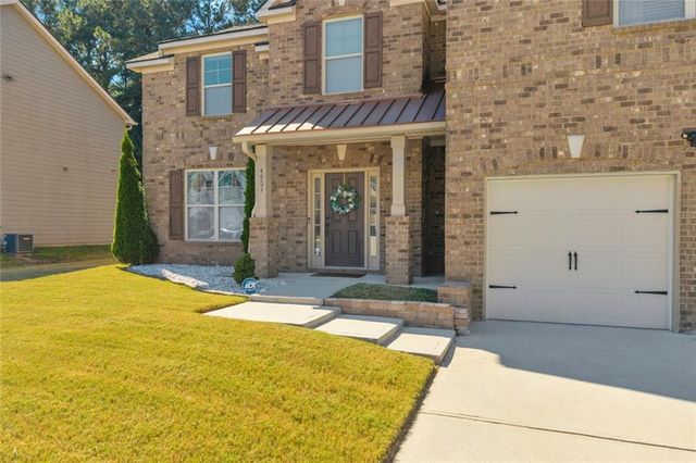 4901 Locherby Drive, Fairburn, GA 30213