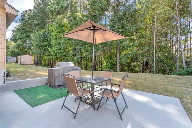 4901 Locherby Drive, Fairburn, GA 30213