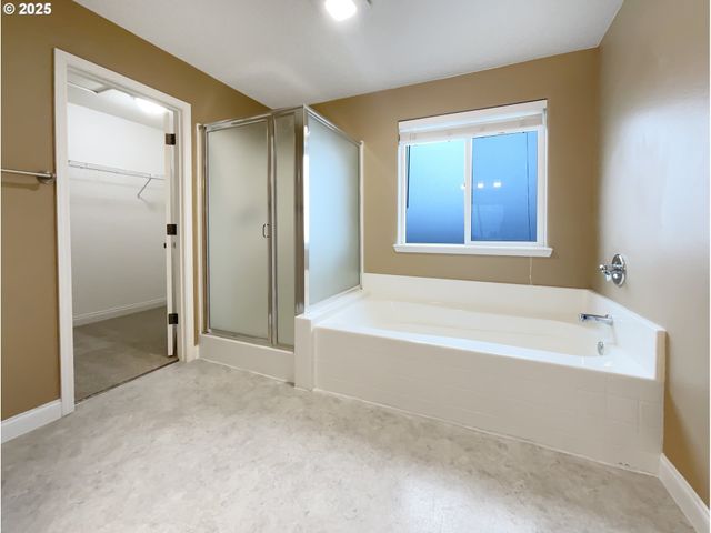 15516 Se EVERGREEN Dr, Portland, OR 97236