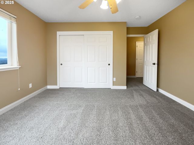 15516 Se EVERGREEN Dr, Portland, OR 97236