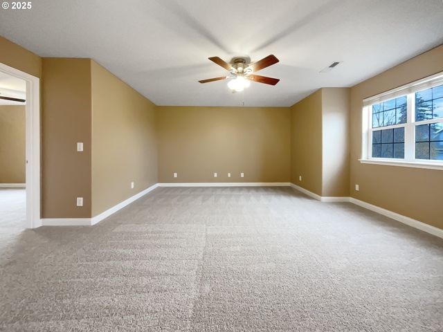 15516 Se EVERGREEN Dr, Portland, OR 97236