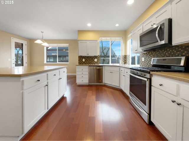 15516 Se EVERGREEN Dr, Portland, OR 97236