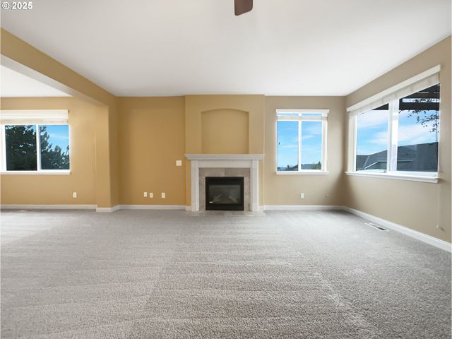 15516 Se EVERGREEN Dr, Portland, OR 97236