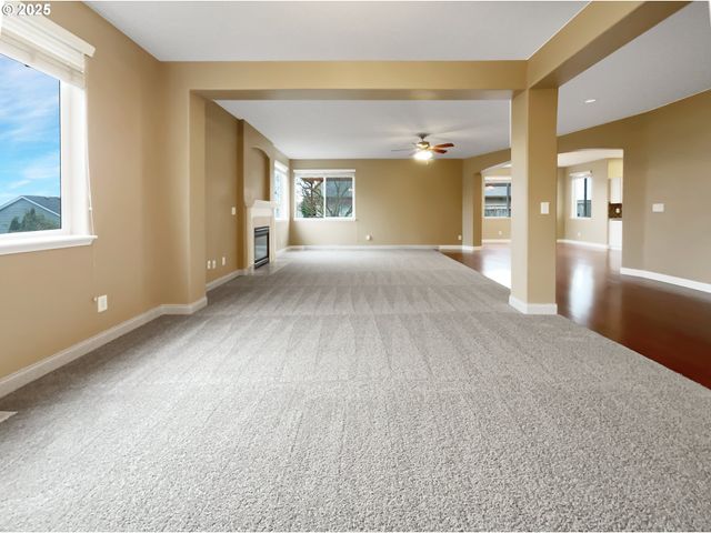 15516 Se EVERGREEN Dr, Portland, OR 97236