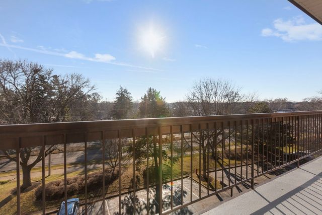 400 E Dundee Road 403C, Buffalo Grove, IL 60089