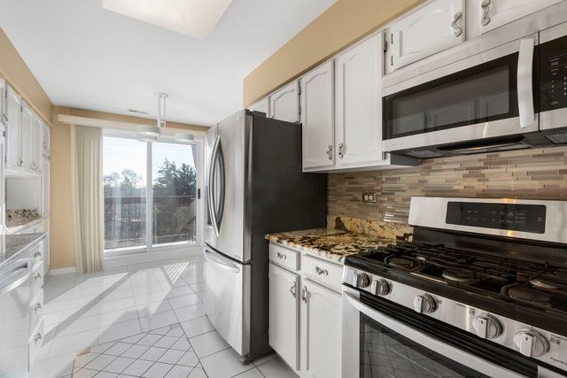 400 E Dundee Road 403C, Buffalo Grove, IL 60089