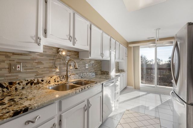 400 E Dundee Road 403C, Buffalo Grove, IL 60089