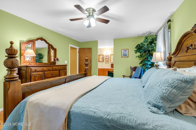 62 Nedshire Drive, Middletown, NJ 07748