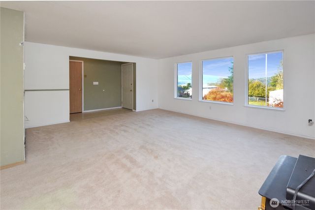 221 E 5th Street, Union, WA 98592