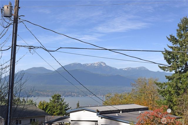 221 E 5th Street, Union, WA 98592