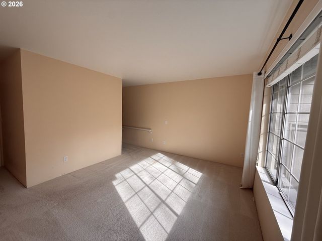 13775 Sw SCHOLLS FERRY Rd Sw 11, Beaverton, OR 97008