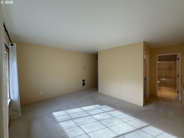 13775 Sw SCHOLLS FERRY Rd Sw 11, Beaverton, OR 97008