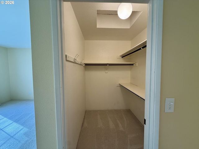 13775 Sw SCHOLLS FERRY Rd Sw 11, Beaverton, OR 97008
