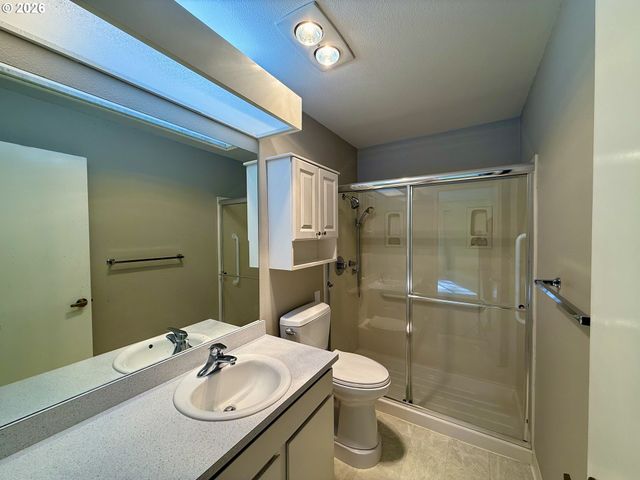 13775 Sw SCHOLLS FERRY Rd Sw 11, Beaverton, OR 97008