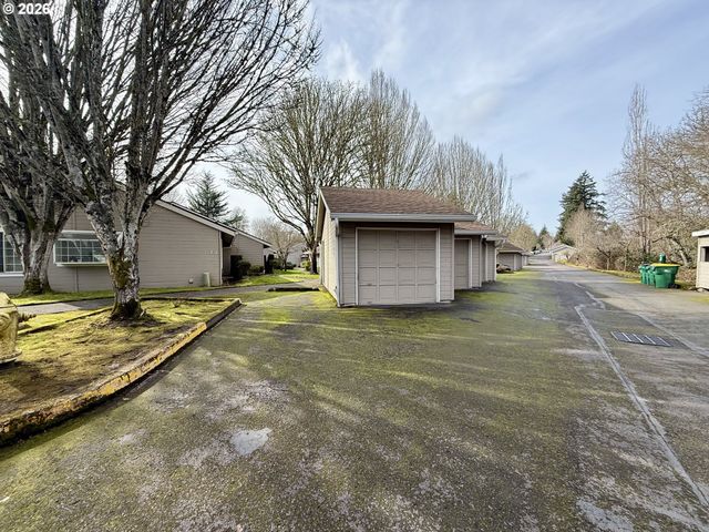 13775 Sw SCHOLLS FERRY Rd Sw 11, Beaverton, OR 97008