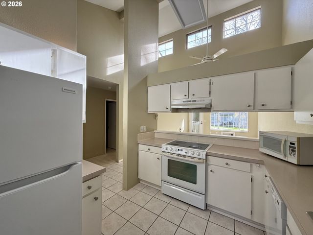 13775 Sw SCHOLLS FERRY Rd Sw 11, Beaverton, OR 97008