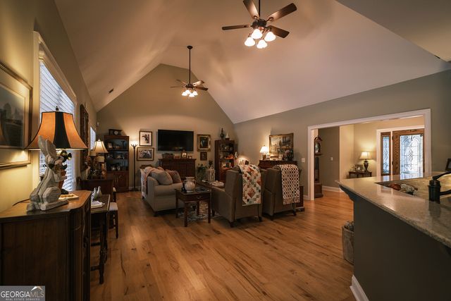 284 Deer Creek Drive, Forsyth, GA 31029