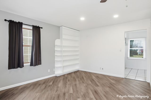 127 S Hawthorne Boulevard, Mundelein, IL 60060