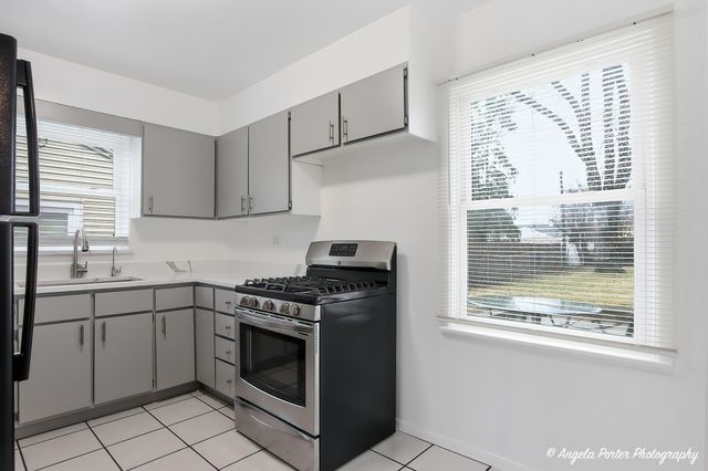 127 S Hawthorne Boulevard, Mundelein, IL 60060