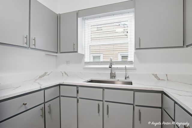 127 S Hawthorne Boulevard, Mundelein, IL 60060