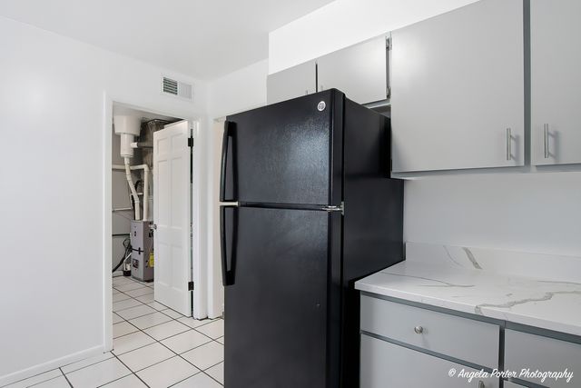 127 S Hawthorne Boulevard, Mundelein, IL 60060