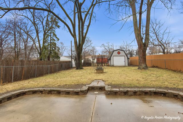 127 S Hawthorne Boulevard, Mundelein, IL 60060