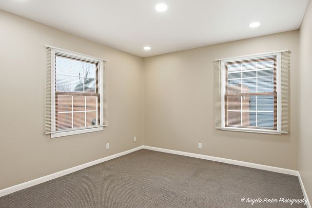 127 S Hawthorne Boulevard, Mundelein, IL 60060