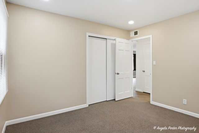 127 S Hawthorne Boulevard, Mundelein, IL 60060