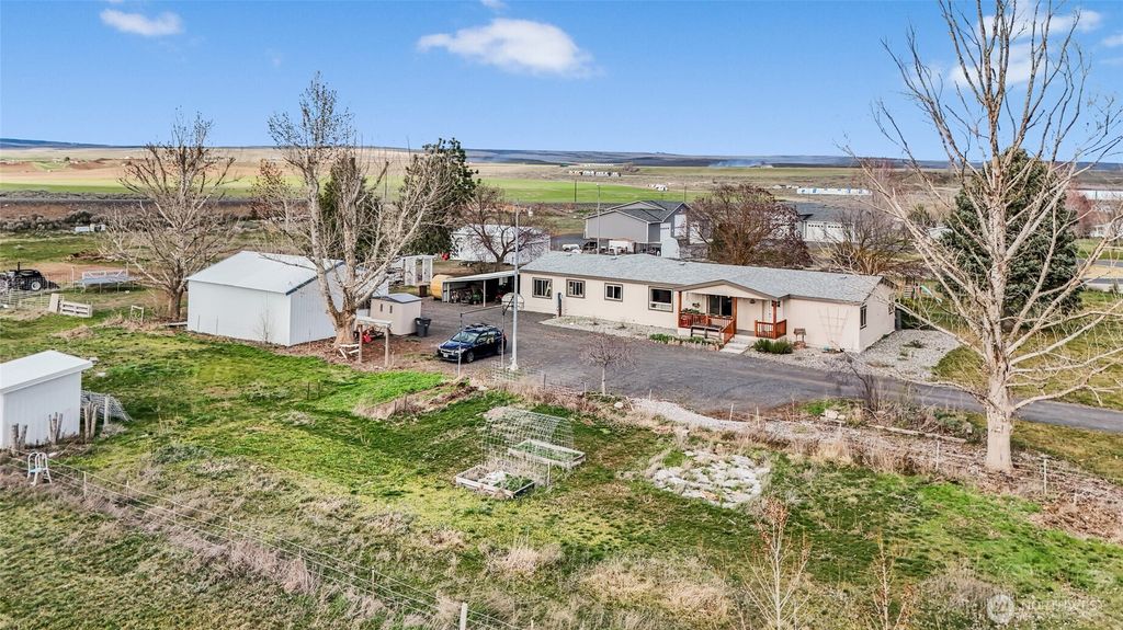 4572 Highway 28 E, Soap Lake, WA 98851