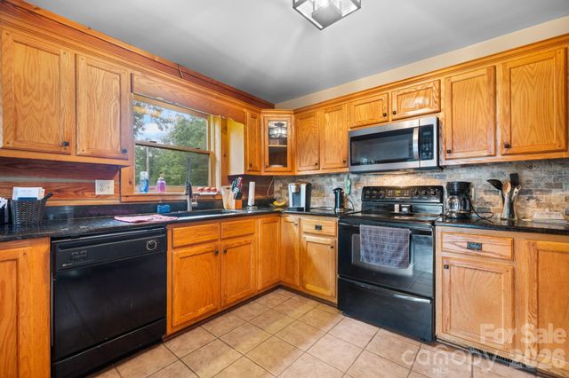 422 Ridge Creek Drive, Taylorsville, NC 28681