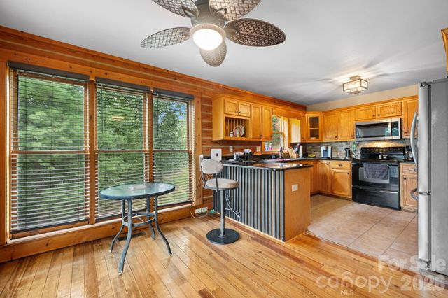 422 Ridge Creek Drive, Taylorsville, NC 28681
