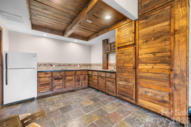 422 Ridge Creek Drive, Taylorsville, NC 28681