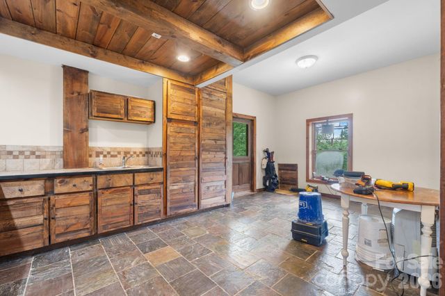 422 Ridge Creek Drive, Taylorsville, NC 28681