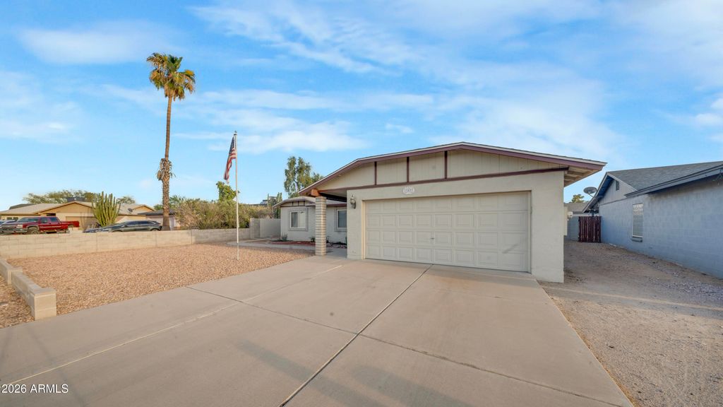 11033 W DEVONSHIRE Avenue, Phoenix, AZ 85037 — photo 2