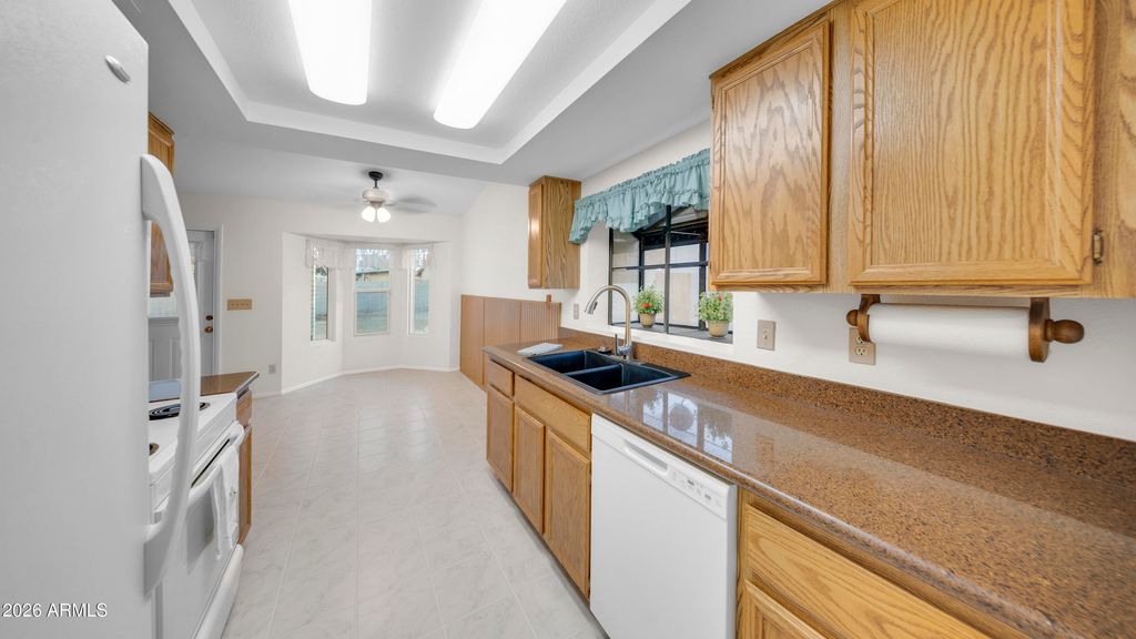 11033 W DEVONSHIRE Avenue, Phoenix, AZ 85037 — photo 4
