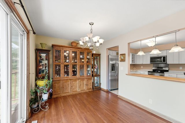 4636 Heritage Hills Drive, Bloomington, MN 55437