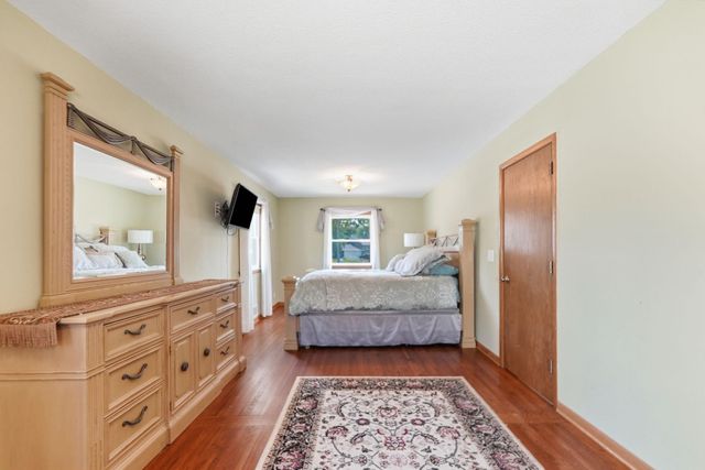 4636 Heritage Hills Drive, Bloomington, MN 55437