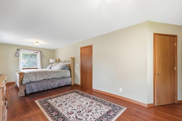 4636 Heritage Hills Drive, Bloomington, MN 55437