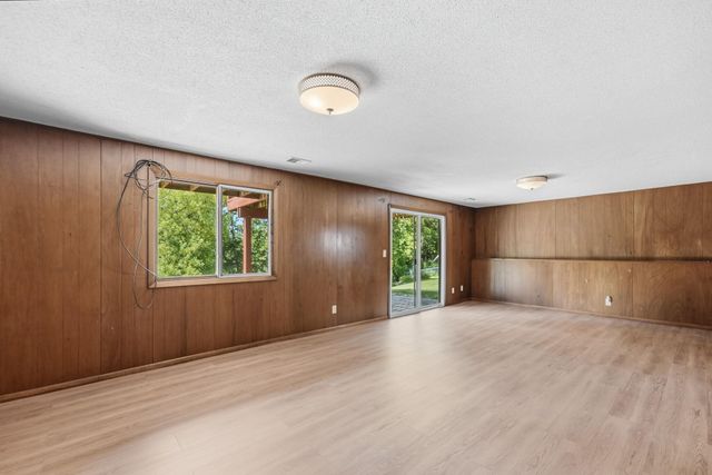 4636 Heritage Hills Drive, Bloomington, MN 55437